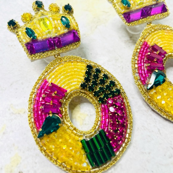 Mardi Gras King Cake Earrings - Picture 4 of 5